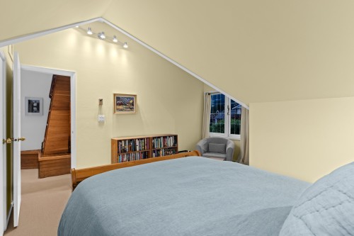 1104 Esquimalt Avenue, West Vancouver, BC 