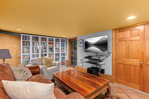 1104 Esquimalt Avenue, West Vancouver, BC 