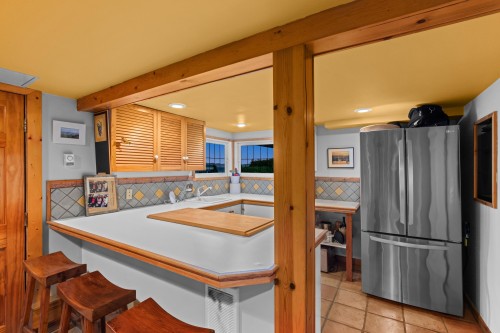 1104 Esquimalt Avenue, West Vancouver, BC 