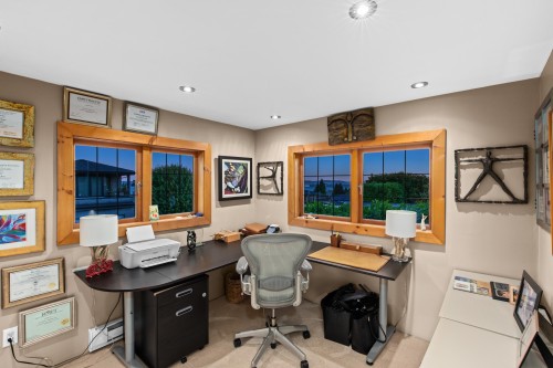 1104 Esquimalt Avenue, West Vancouver, BC 