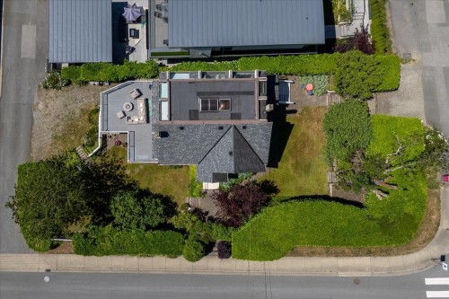 1104 Esquimalt Avenue, West Vancouver, BC 