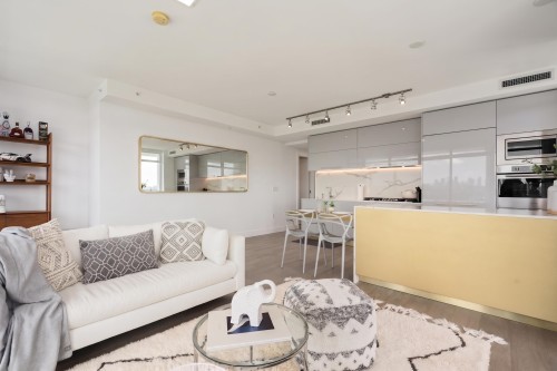 1903-4488 Juneau Street  Burnaby, BC V5C 0M4