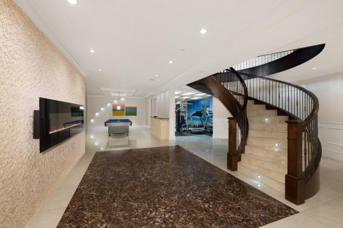 2912 Mathers Avenue, West Vancouver, BC 