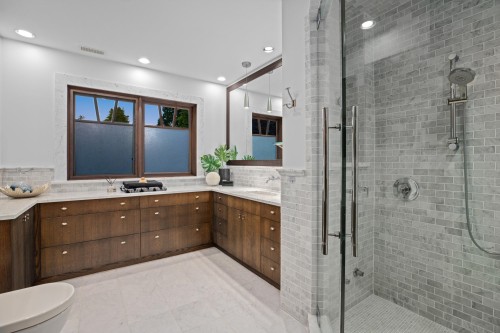 1988 Drummond Drive, Vancouver, BC 