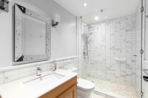 1988 Drummond Drive, Vancouver, BC 