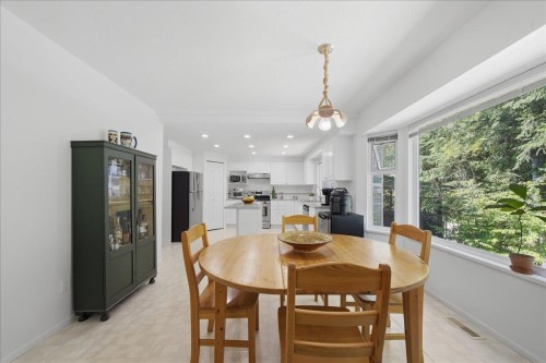 1594 Plateau Crescent, Coquitlam, BC 