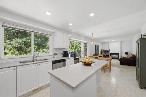 1594 Plateau Crescent, Coquitlam, BC 