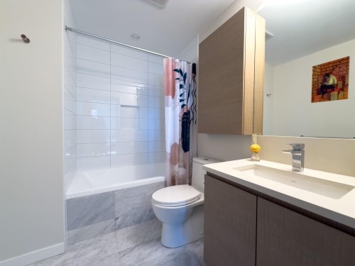 2010-4168 Lougheed Highway, Burnaby, BC 