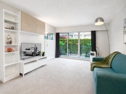301-215 Mowat Street New Westminster, BC V3M 4B1