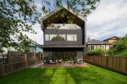 2-4161 Windsor Street  Vancouver, BC V5V 4P2
