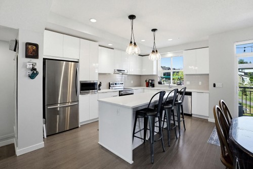 2104-11295 Pazarena Place  Maple Ridge, BC V2X 4K9
