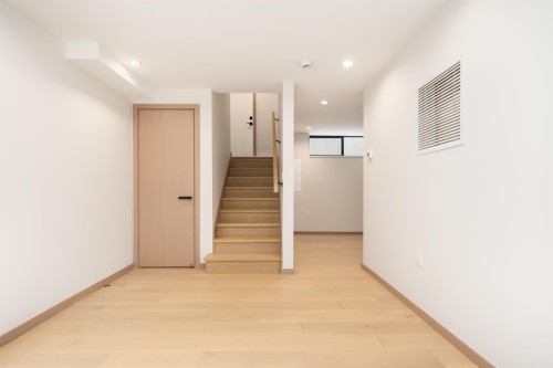 2-1448 30Th Avenue E, Vancouver, BC 