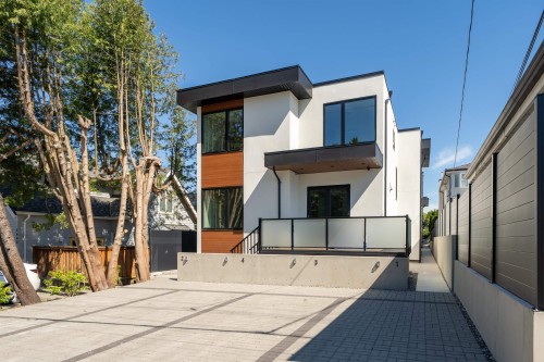 2-1448 30Th Avenue E, Vancouver, BC 