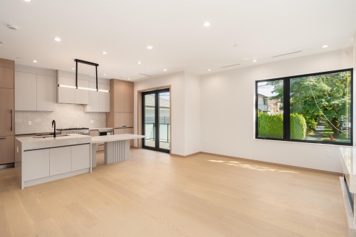2-1448 30Th Avenue E, Vancouver, BC 