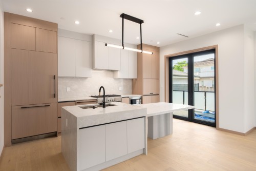 2-1448 30Th Avenue E, Vancouver, BC 