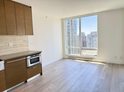 2006-535 Smithe Street  Vancouver, BC V6B 0H2