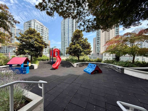 2006-535 Smithe Street, Vancouver, BC - Outdoor