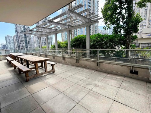 2006-535 Smithe Street, Vancouver, BC - Outdoor