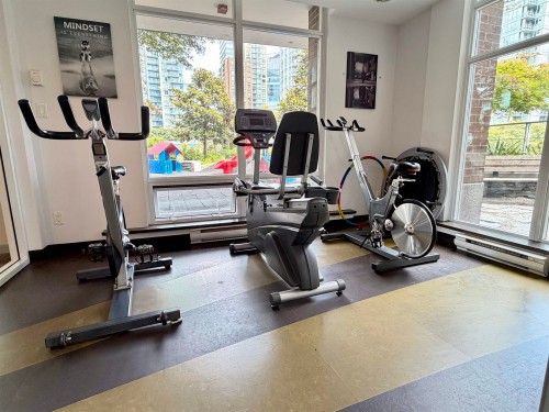 2006-535 Smithe Street, Vancouver, BC - Indoor Photo Showing Gym Room