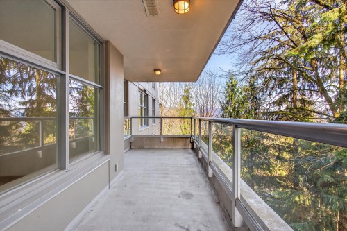 409-9262 University Crescent, Burnaby, BC 