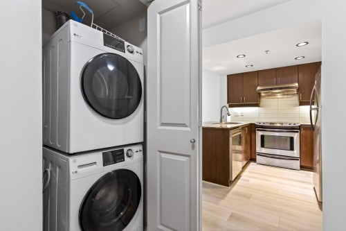 409-9262 University Crescent, Burnaby, BC 