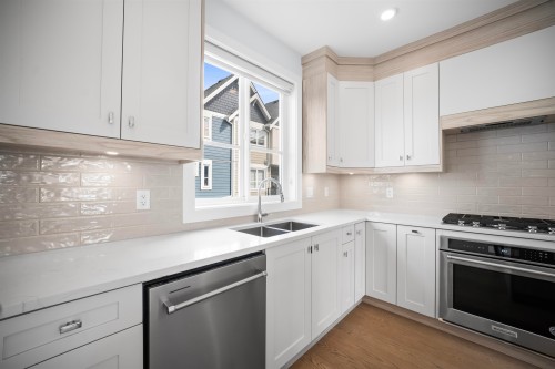 7-5377 8A Avenue, Delta, BC 