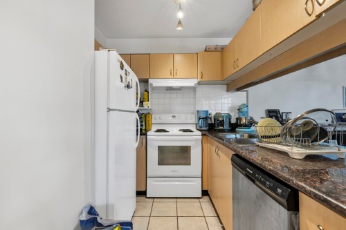 910-6611 Cooney Road  Richmond, BC V6Y 4C5