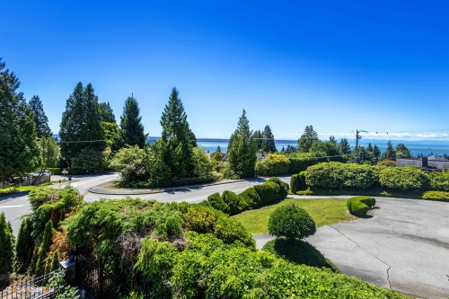 991 Cross Creek Road, West Vancouver, BC 