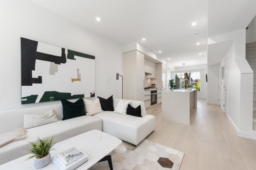 885 33Rd Avenue W, Vancouver, BC - Indoor Photo Showing Living Room