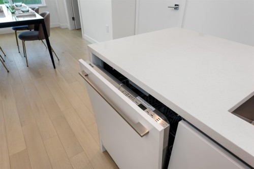 885 33Rd Avenue W, Vancouver, BC - Indoor