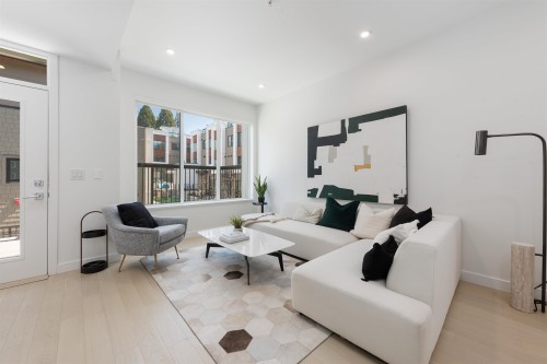 885 33Rd Avenue W, Vancouver, BC - Indoor Photo Showing Living Room