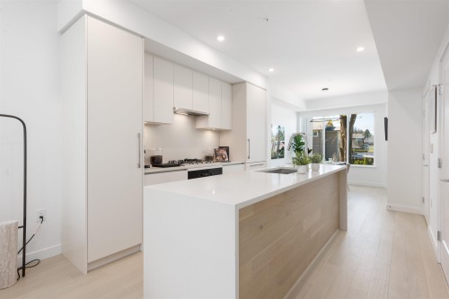 885 33Rd Avenue W, Vancouver, BC - Indoor Photo Showing Kitchen With Upgraded Kitchen