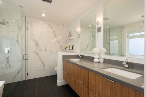 812 6Th Street E, North Vancouver, BC 