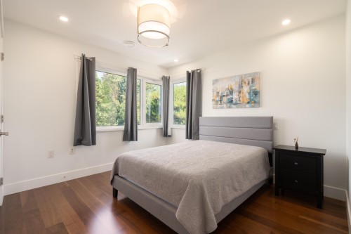 812 6Th Street E, North Vancouver, BC 
