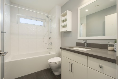 812 6Th Street E, North Vancouver, BC 