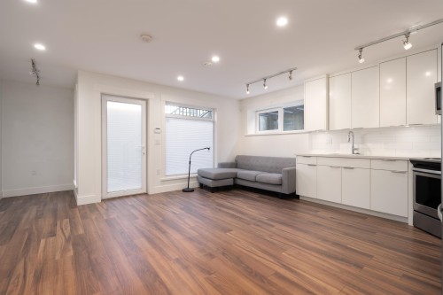 812 6Th Street E, North Vancouver, BC 