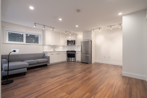 812 6Th Street E, North Vancouver, BC 