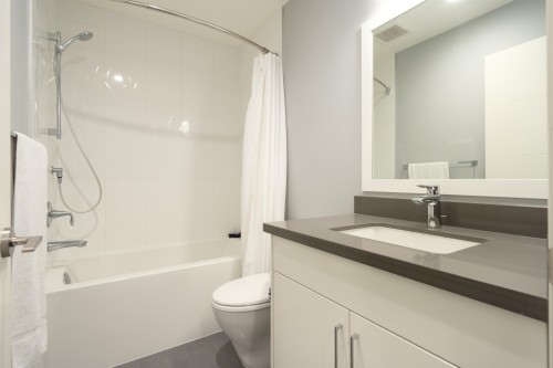 812 6Th Street E, North Vancouver, BC 
