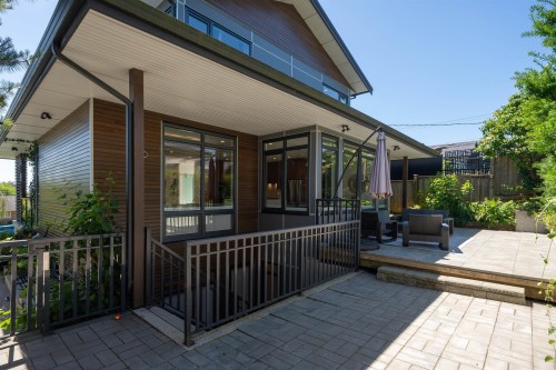 812 6Th Street E, North Vancouver, BC 