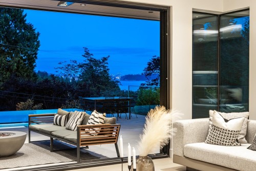 449 Hillcrest Street, West Vancouver, BC 