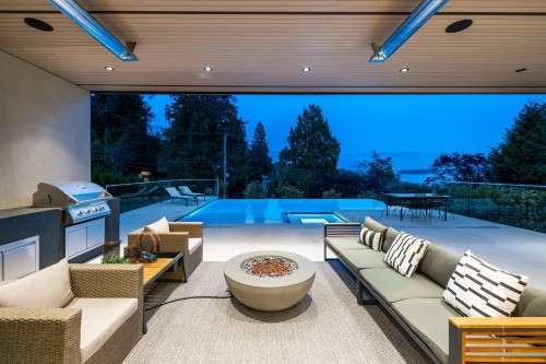 449 Hillcrest Street, West Vancouver, BC 