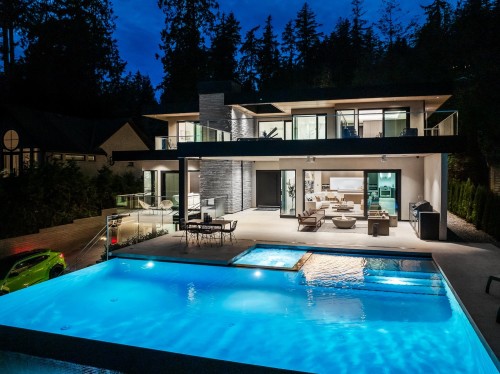 449 Hillcrest Street, West Vancouver, BC 
