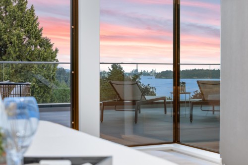449 Hillcrest Street, West Vancouver, BC 