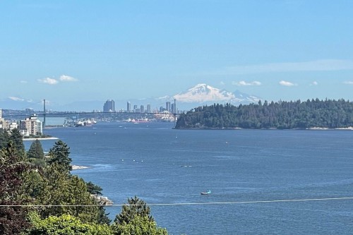 449 Hillcrest Street, West Vancouver, BC 