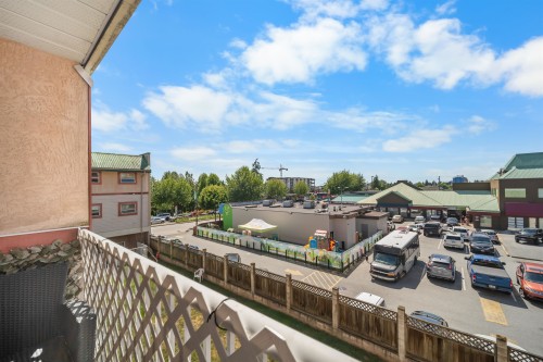 328-22661 Lougheed Highway, Maple Ridge, BC 