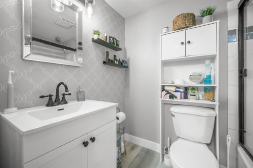 328-22661 Lougheed Highway, Maple Ridge, BC 