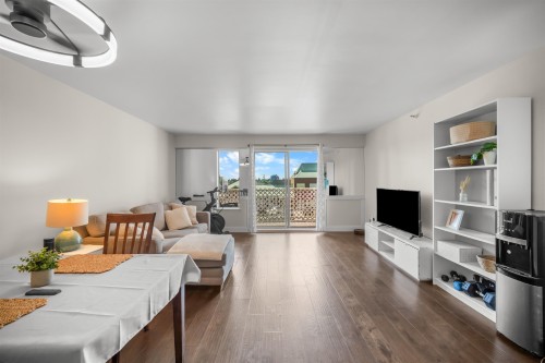 328-22661 Lougheed Highway, Maple Ridge, BC 