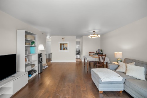 328-22661 Lougheed Highway, Maple Ridge, BC 