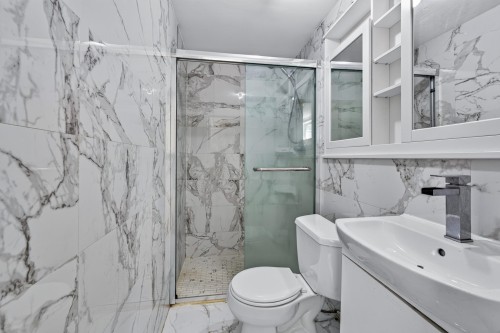1033 39Th Avenue E, Vancouver, BC 