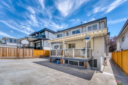1033 39Th Avenue E, Vancouver, BC 
